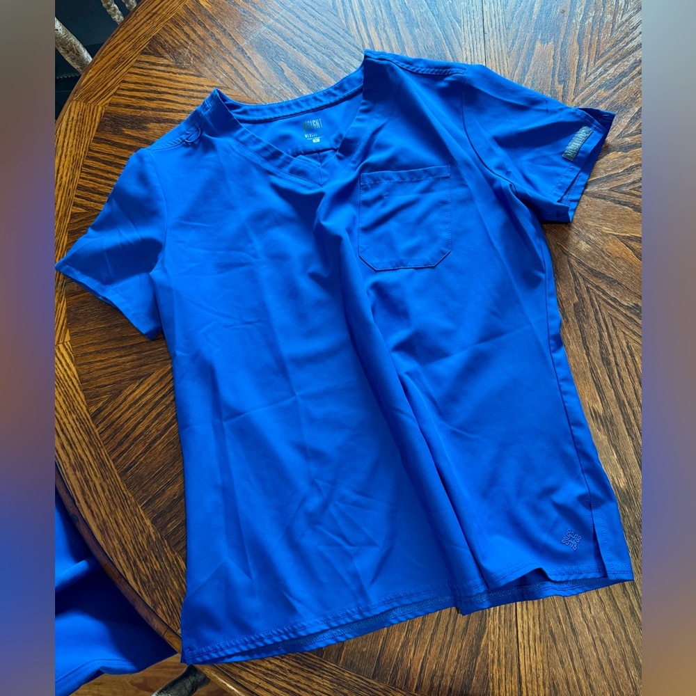 Med Couture INSIGHT. Size large one-pocket scrub top. Royal Blue. Worn!